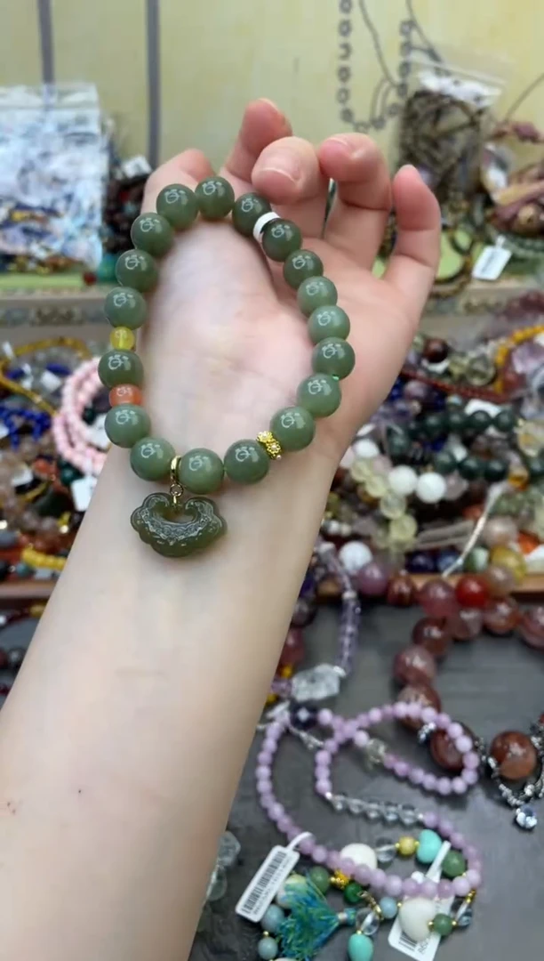 未镶嵌和田玉手饰408