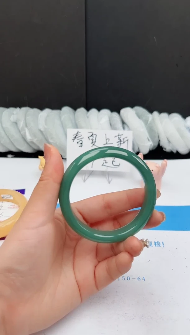 【闪购商品】石英质玉手镯未镶嵌71