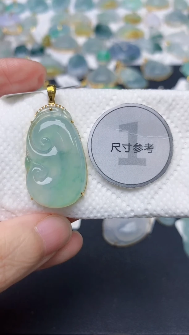 颈饰18K金镶嵌翡翠天然缅甸A货翡翠