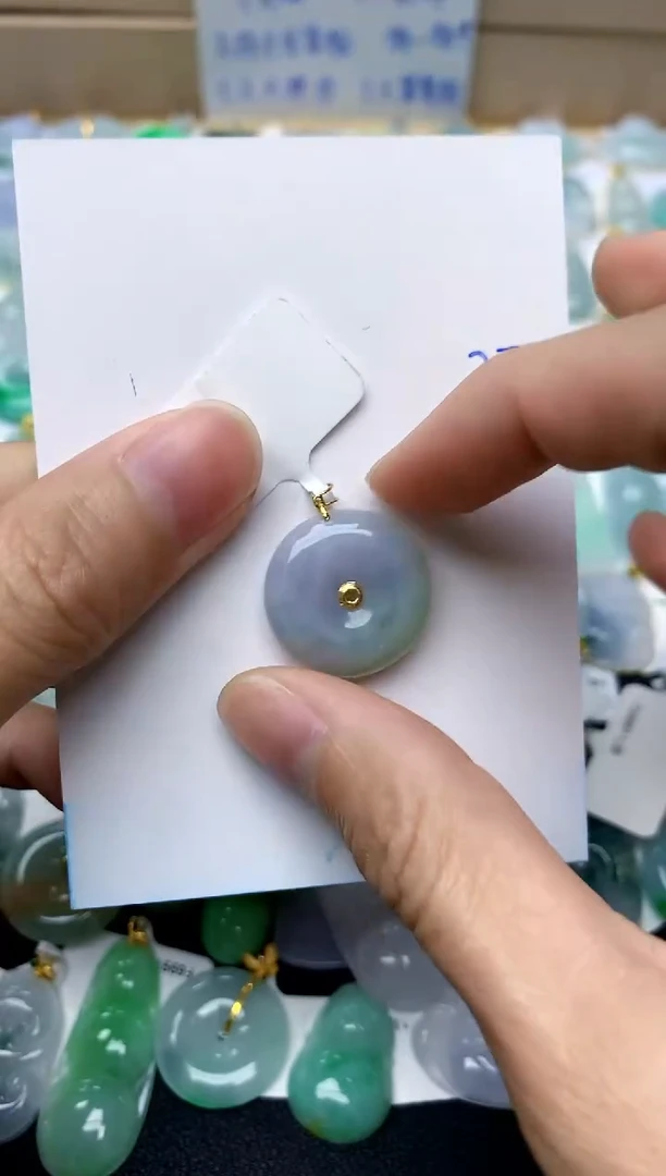 【闪购商品】翡翠颈饰18K金镶嵌73天然A货翡翠