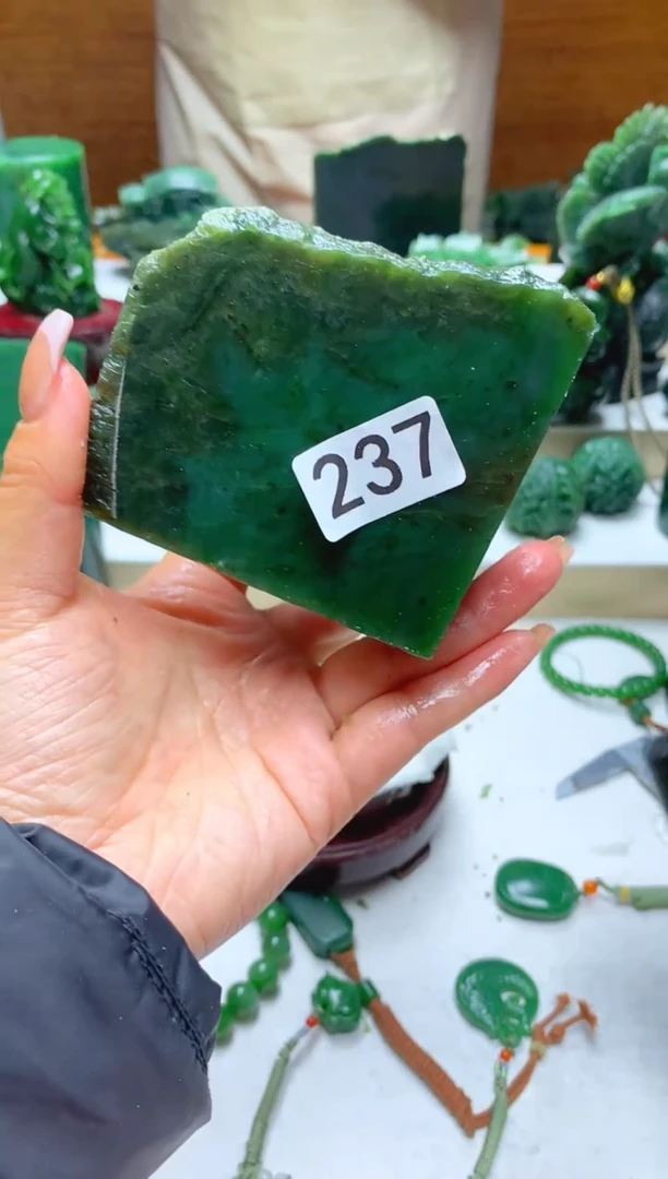 未镶嵌和田玉摆件1