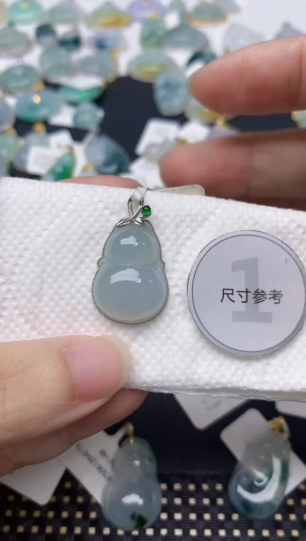 颈饰18K金镶嵌翡翠天然缅甸A货翡翠