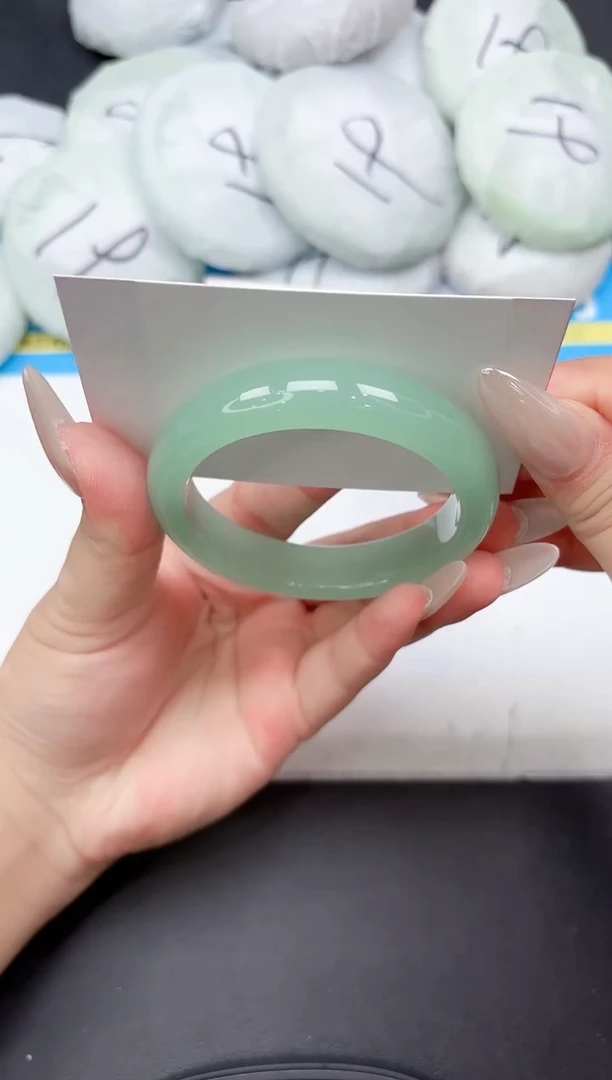 未镶嵌手镯石英质玉28-56