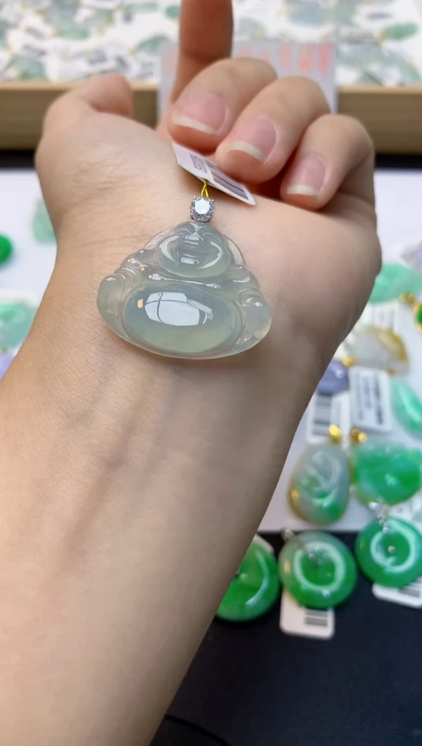 颈饰18K金镶嵌翡翠天然缅甸A货翡翠