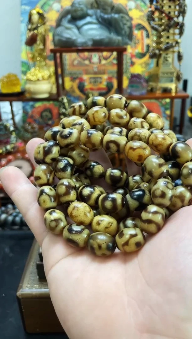未镶嵌手串玛瑙/玉髓牙黄达洛颜色图案多样性随机发一条
