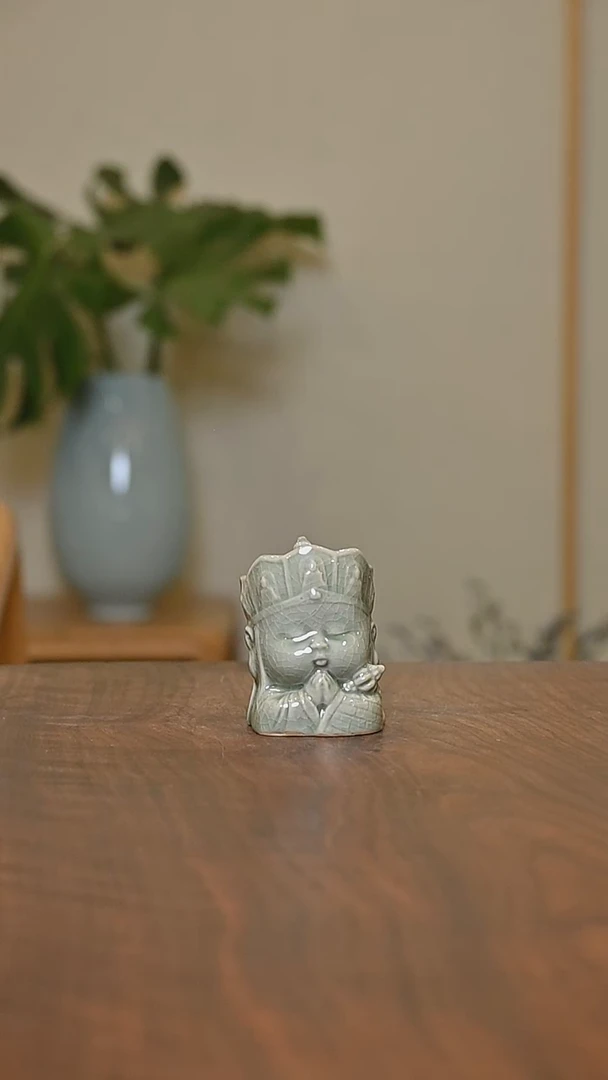 小摆件 豆绿釉 微瑕 无款