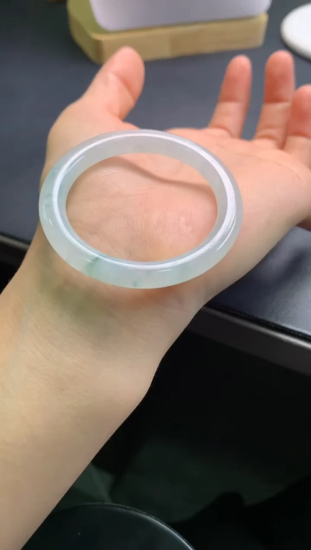 未镶嵌定制翡翠1070435550（41.3*6*6.5）