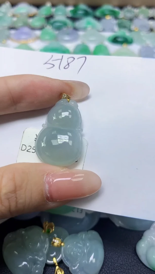 翡翠18K金镶嵌颈饰 天然缅甸翡翠A货