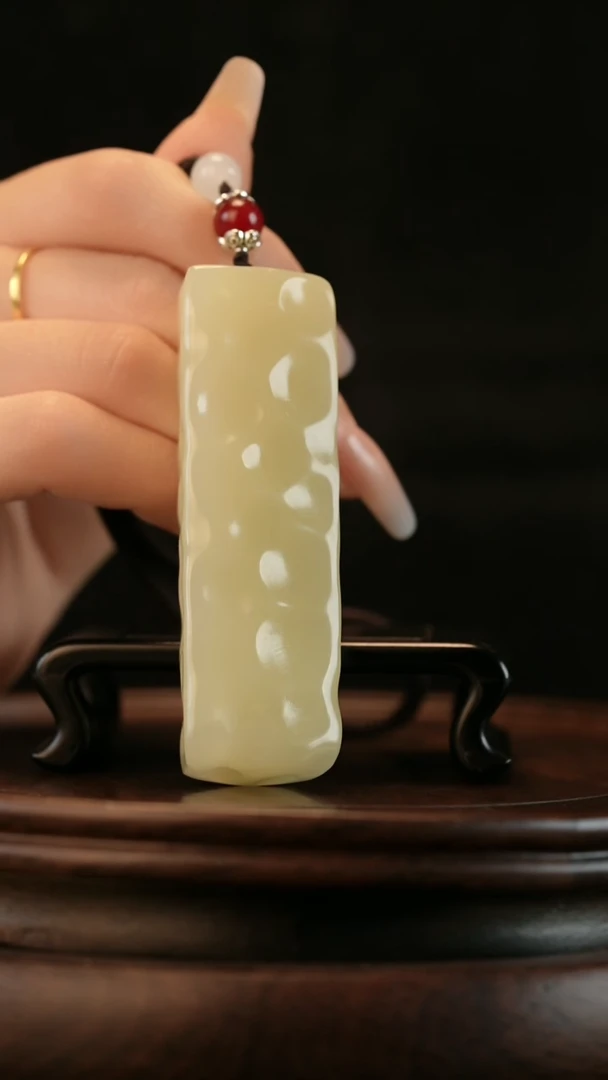 云南石竹叶青雕刻：小奶酪