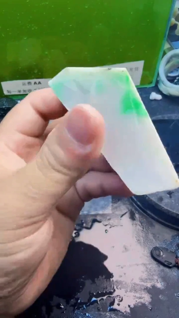 翡翠挂件未镶嵌天然翡翠024