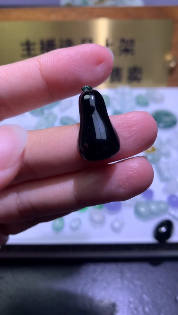 未镶嵌定制翡翠妙**言毛货