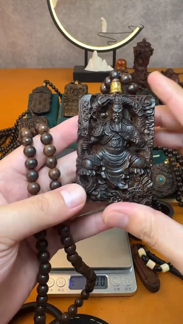 贡木吊坠《巴布亚贡木》新品御龙立刀关公+108颗