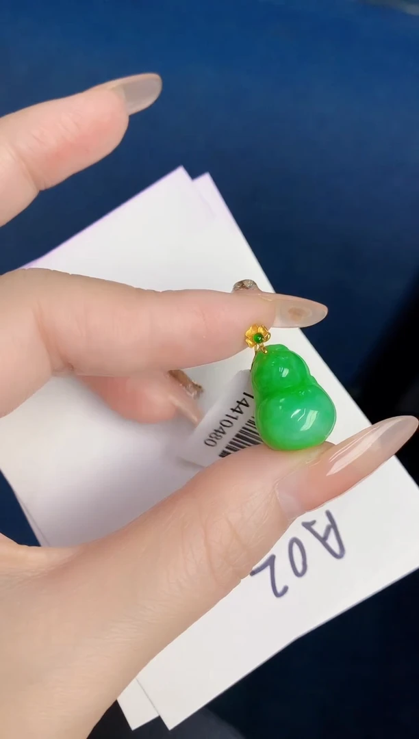 颈饰18K金镶嵌翡翠缅甸天然翡翠A货