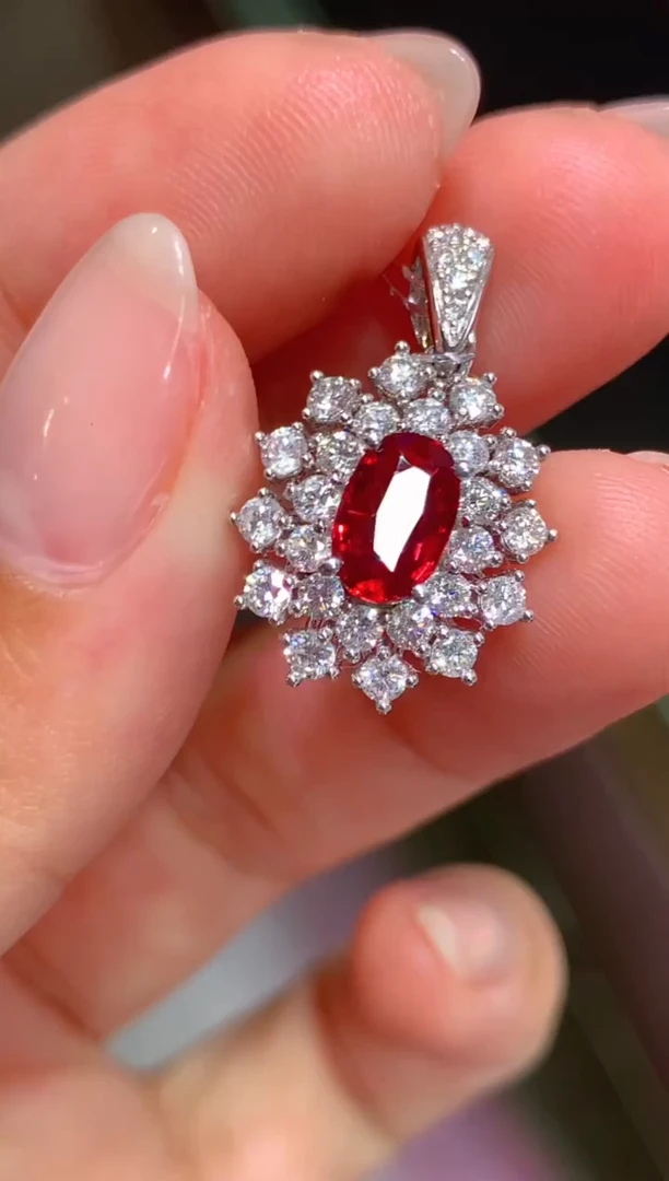 吊坠(不含链)18K金镶嵌红宝石1ct