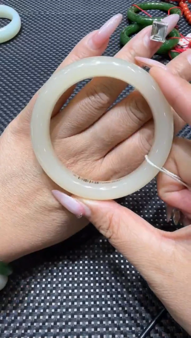 颈饰未镶嵌和田玉手镯57