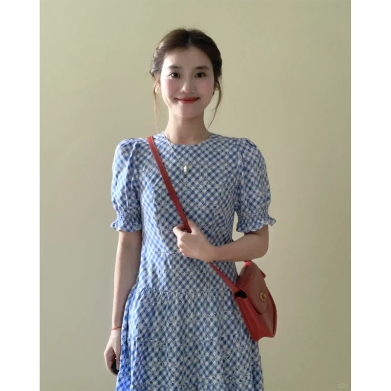 法式复古蓝色格纹泡泡袖连衣裙女夏季新款设计感小众收腰显瘦长裙