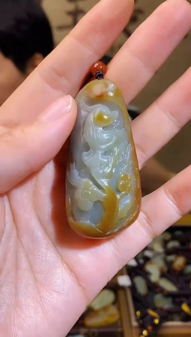 和田玉未镶嵌颈饰1