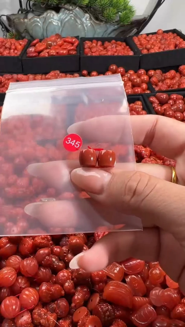 颈饰未镶嵌南红玛瑙1