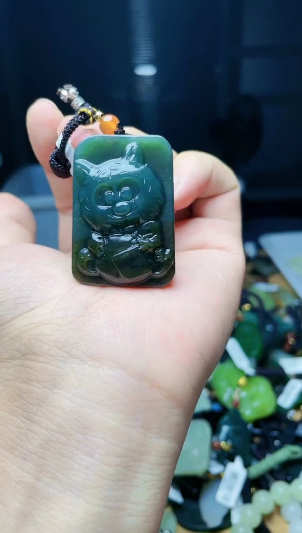 颈饰未镶嵌和田玉1