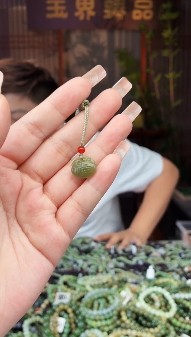 和田玉未镶嵌颈饰拍一发一