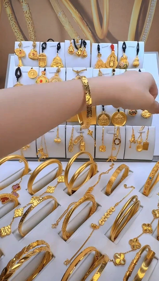 无足银?三面碎碎冰手镯  总重22g外2.3g 56圈口