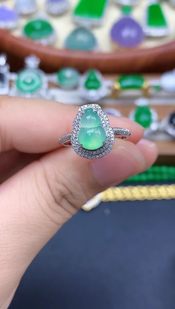 18K金镶嵌戒指翡翠423-中国好珍宝