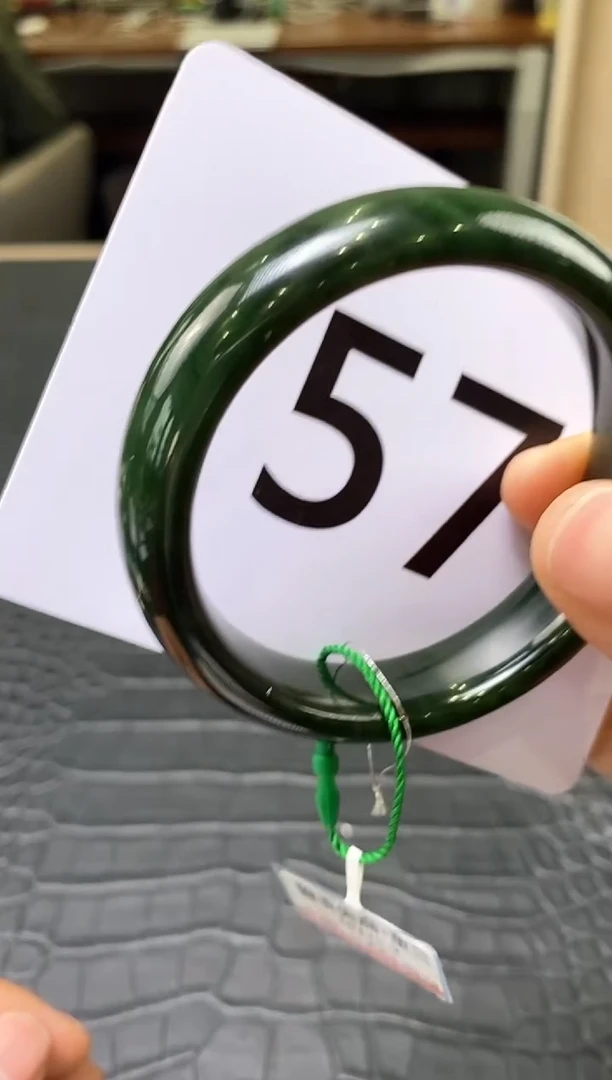 【闪购商品】和田玉碧玉手镯未镶嵌一个