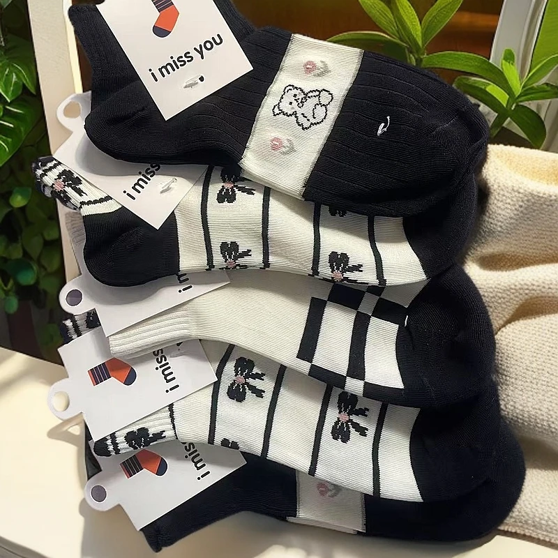 短筒袜子女士纯棉秋冬款保暖抗菌防臭吸汗透气糖果色字母女袜
