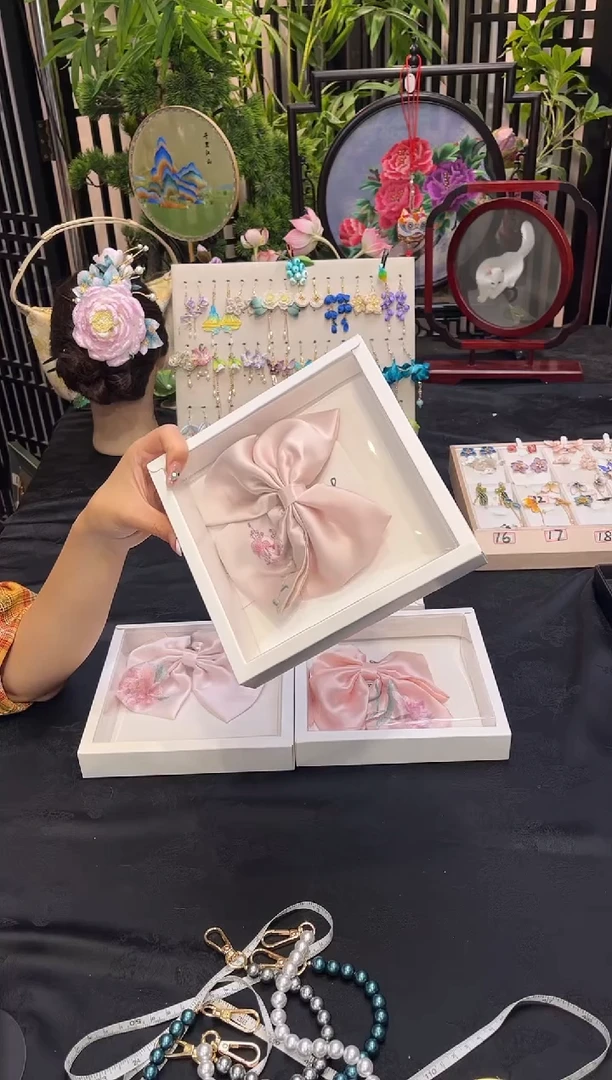织绣C****.非遗苏绣手工饰品非遗苏绣手工饰品