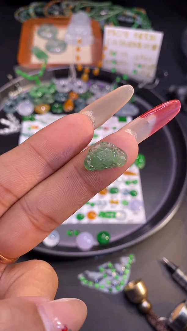 【闪购商品】翡翠挂件未镶嵌花花