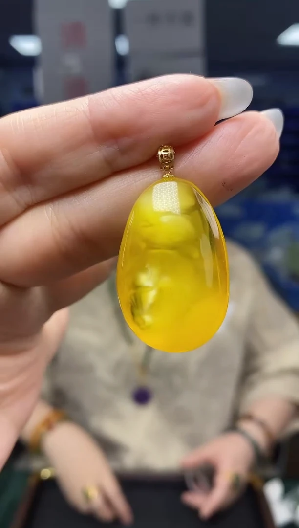 蜜蜡吊坠(不含链)18K金镶嵌G04887