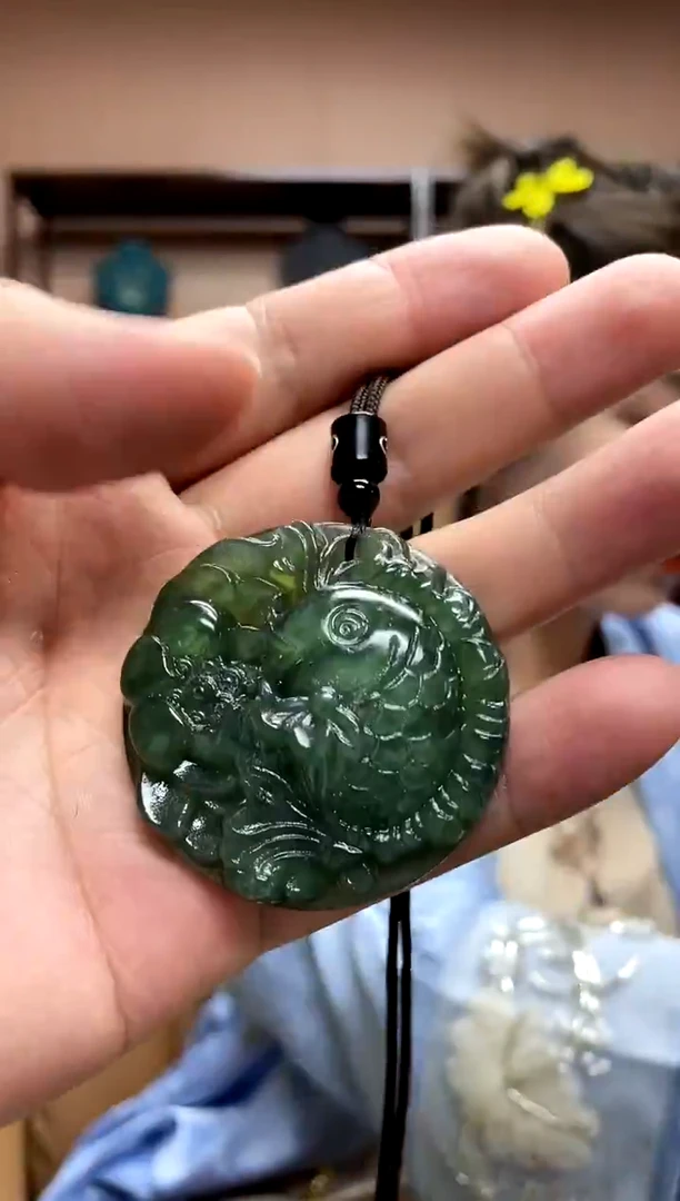 岫玉未镶嵌吊坠·