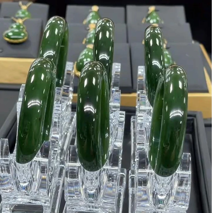 【老郑家】和田玉手镯一支(多样性发1件) 红皮