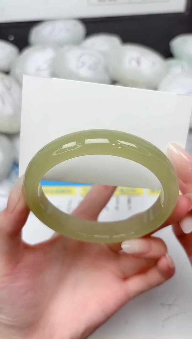 未镶嵌手镯石英质玉34-65.1