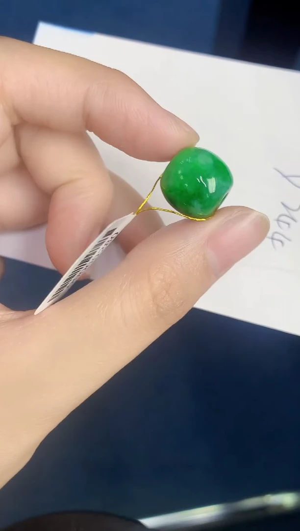 翡翠未镶嵌颈饰天然翡翠緬甸A貨