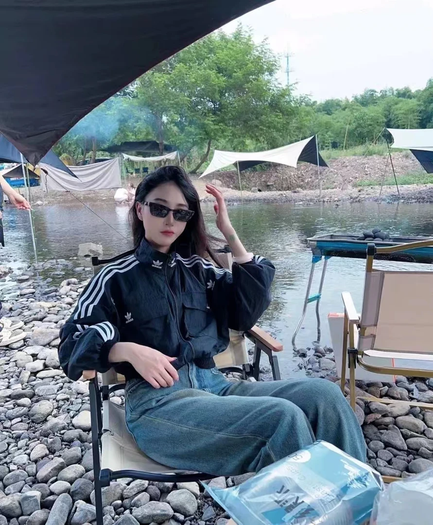 【品牌撤柜】女子短款宽松百搭刺绣Logo立领外套洋气休闲黑色气质