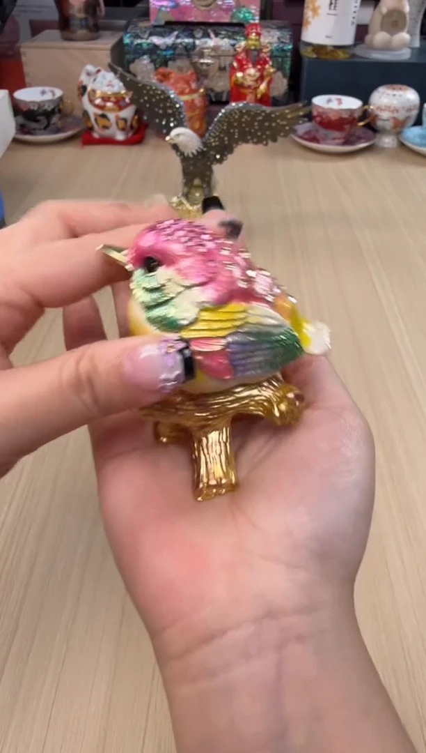 63七宝粉色画眉鸟