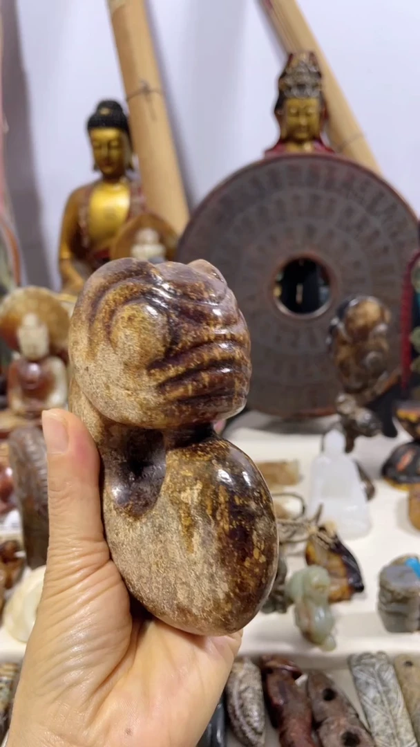 21号男女通用玉猪龙