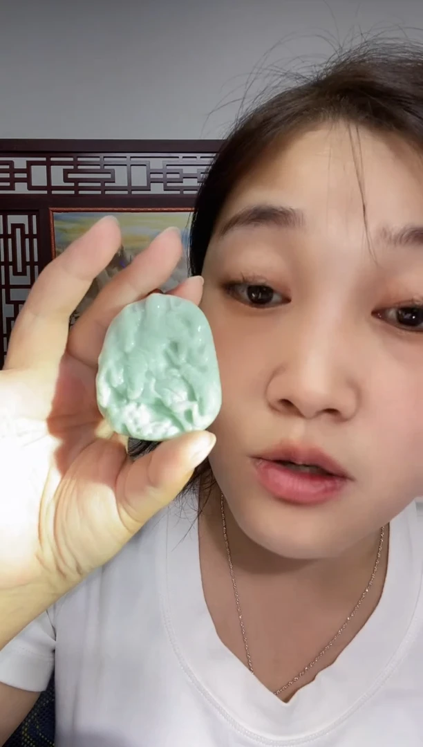 翡翠未镶嵌颈饰LL翡翠吊坠-01