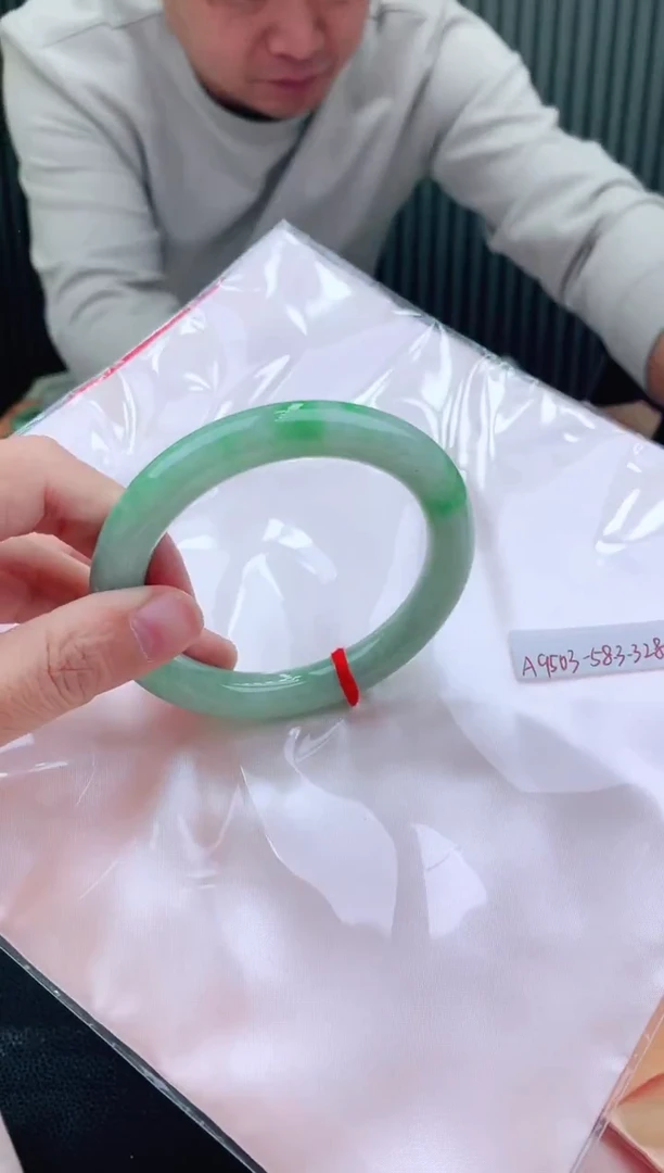 未镶嵌手镯翡翠58