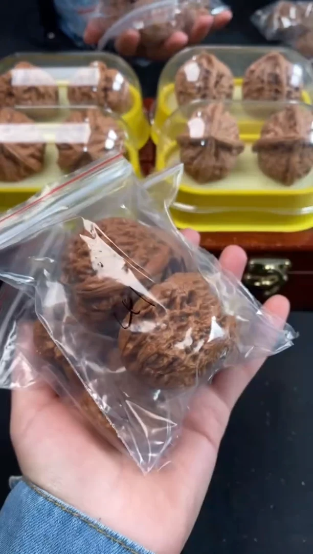 把件文玩核桃南疆石41尺随机发