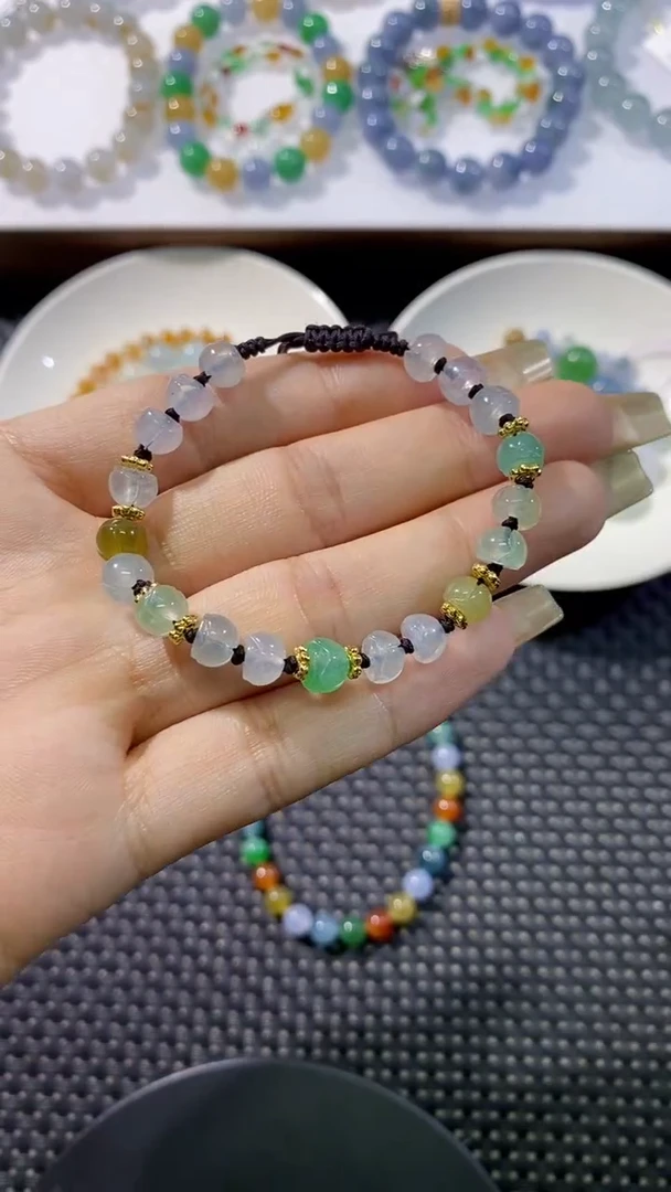 散珠翡翠莲蓬手串