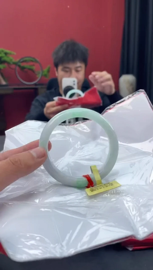 未镶嵌手镯翡翠3
