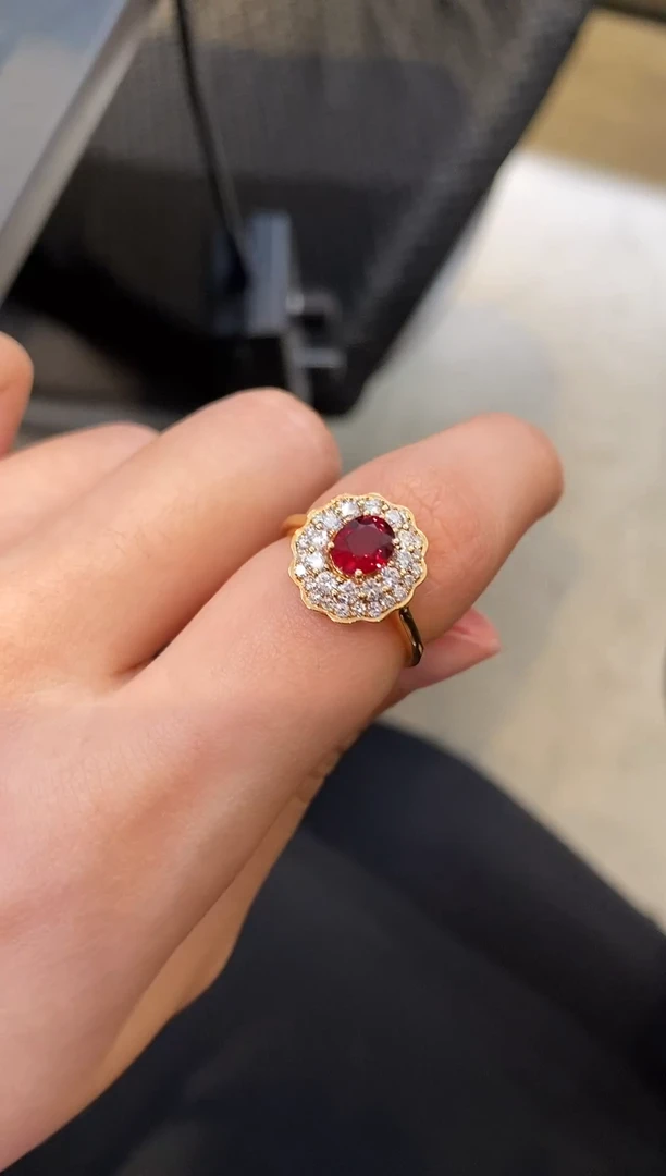 【闪购商品】红宝石戒指18K金镶嵌 1.03克拉 正鸽血红 豪华款