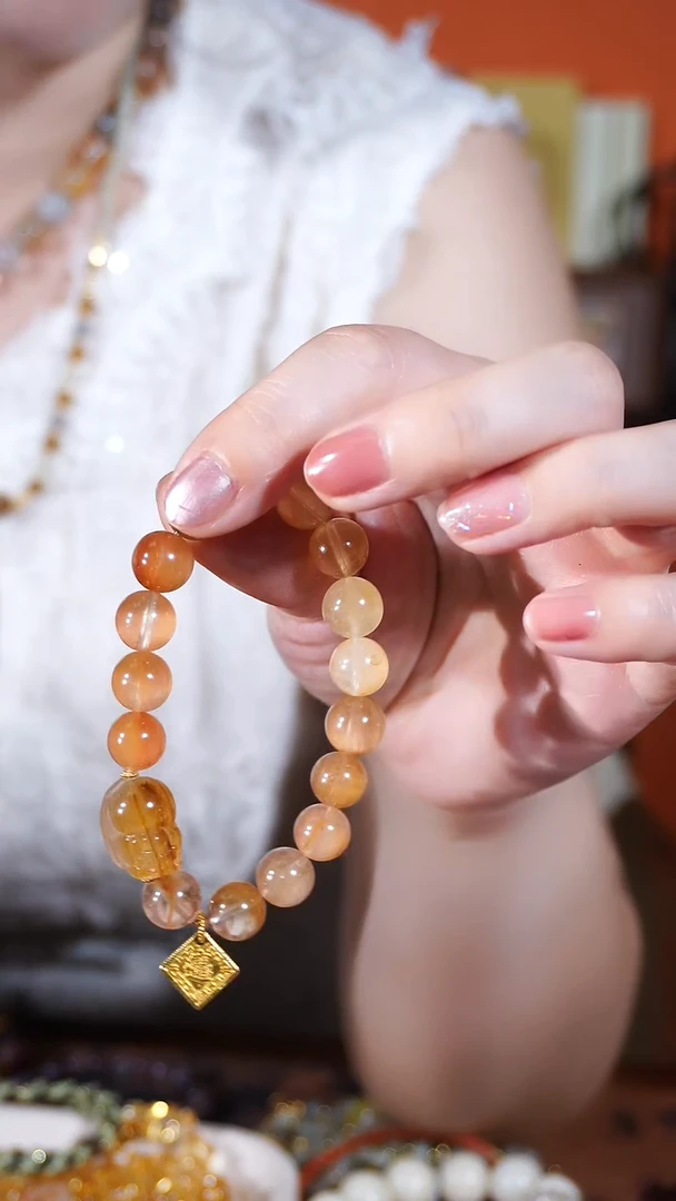 18K金镶嵌手链水晶红兔毛手链