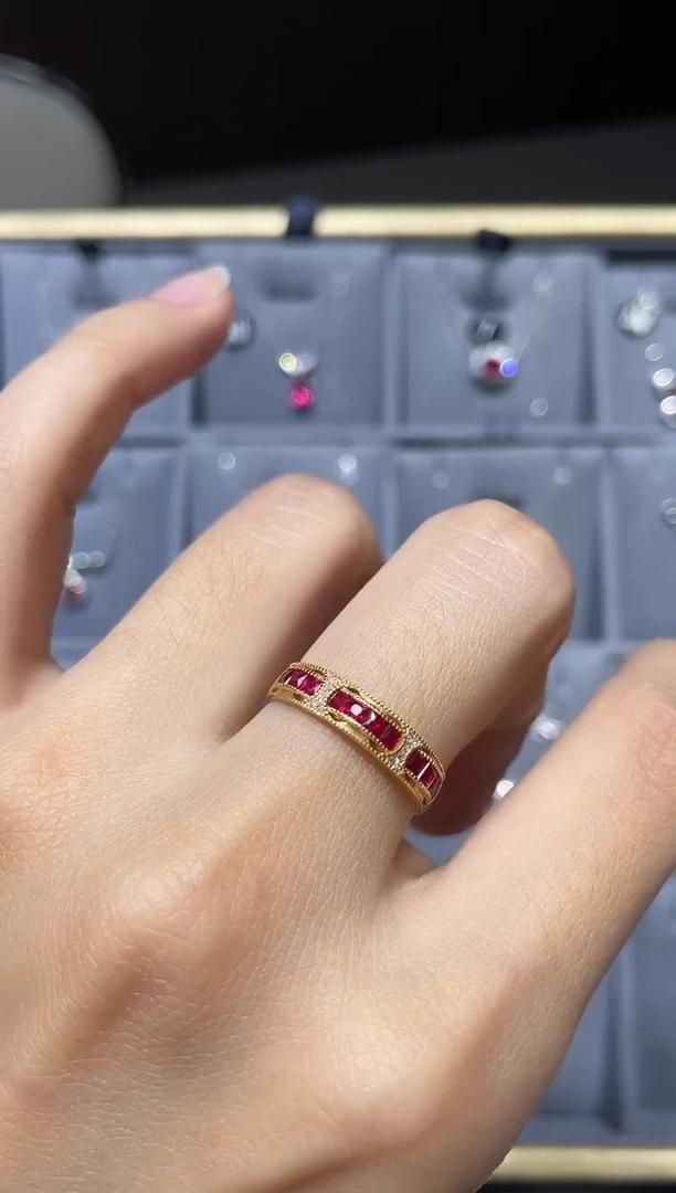 18K金镶嵌戒指红宝石1