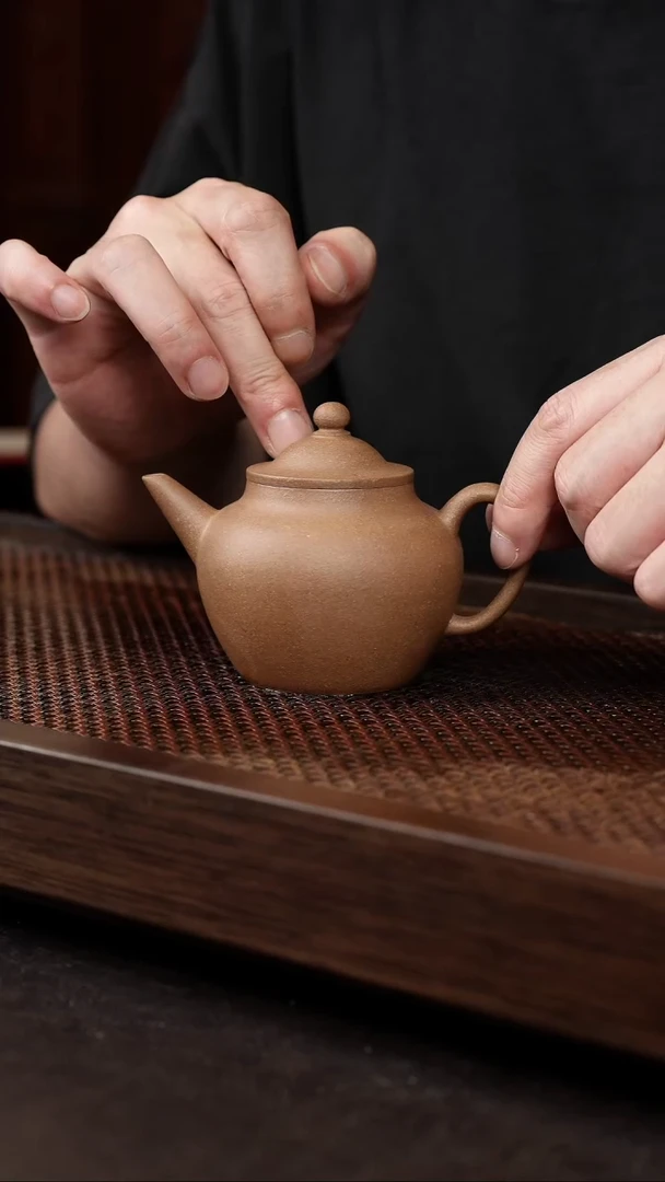茶壶紫砂芝麻绿笠帽水平