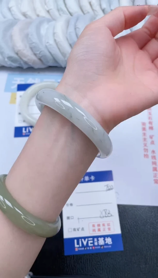 【闪购商品】石英质玉手镯未镶嵌T222-58.3