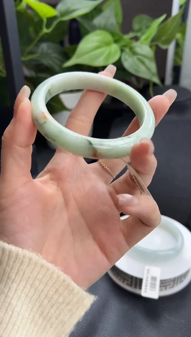 【闪购商品】翡翠手镯未镶嵌手镯  62.8圈口