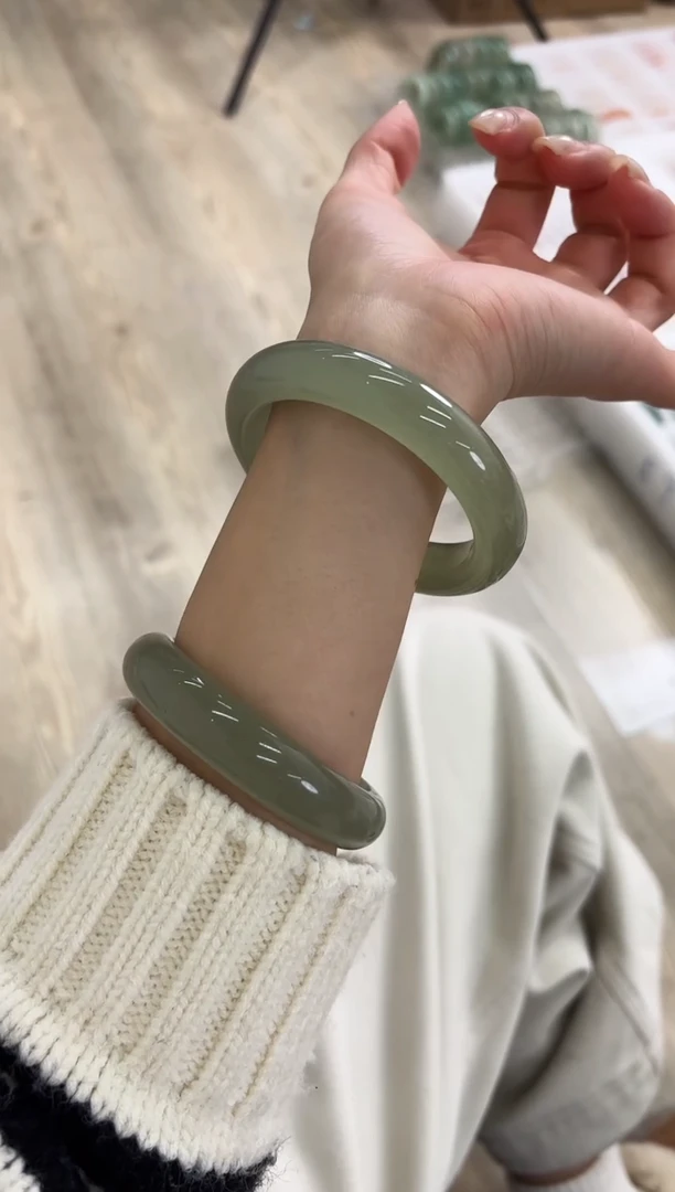 未镶嵌手镯石英质玉19-56D